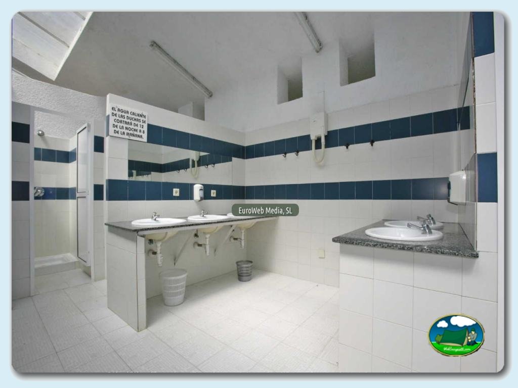 Sanitarios en Camping Playa Sauces, España