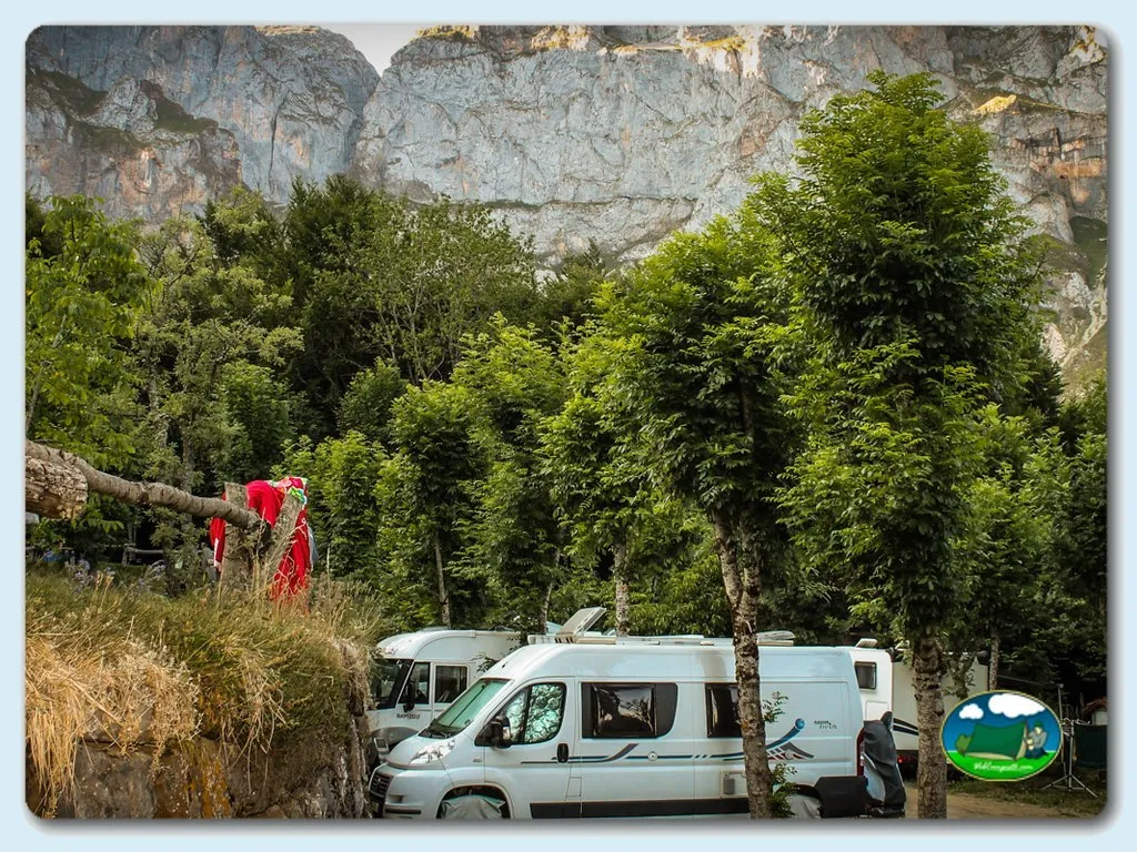 Mobil-home con vistas a la sierra del Camping El Redondo Picos de Europa, Fuente Dé (Cantabria)