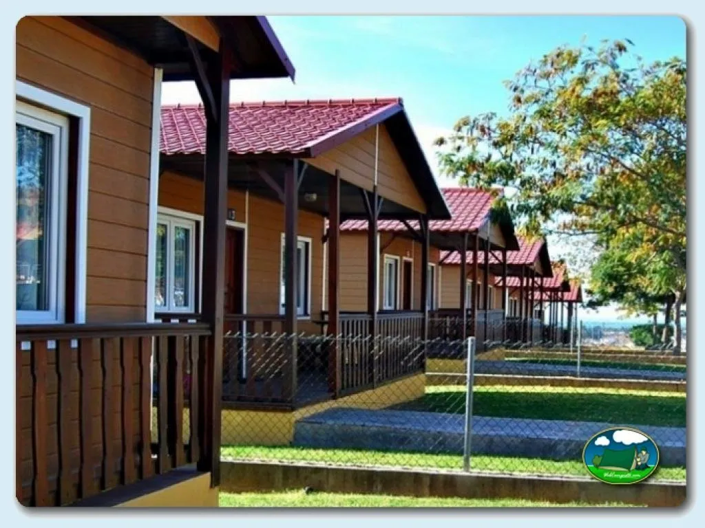 Bungalow con terraza y vistas al entorno del Camping La Rosaleda, Conil de la Frontera (Cádiz)