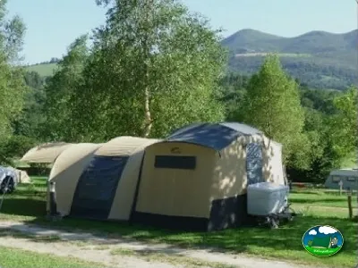 Mobil-home con vistas a la montaña del Camping Colombres, Colombres en Ribadedeva (Asturias)