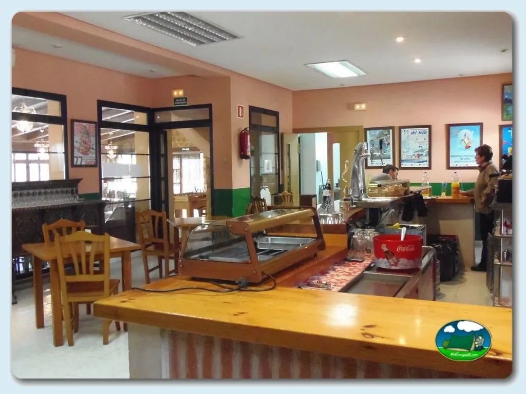 Restaurante bar con zona de juegos del Camping Hoces del Duratón, Cantalejo (Segovia)
