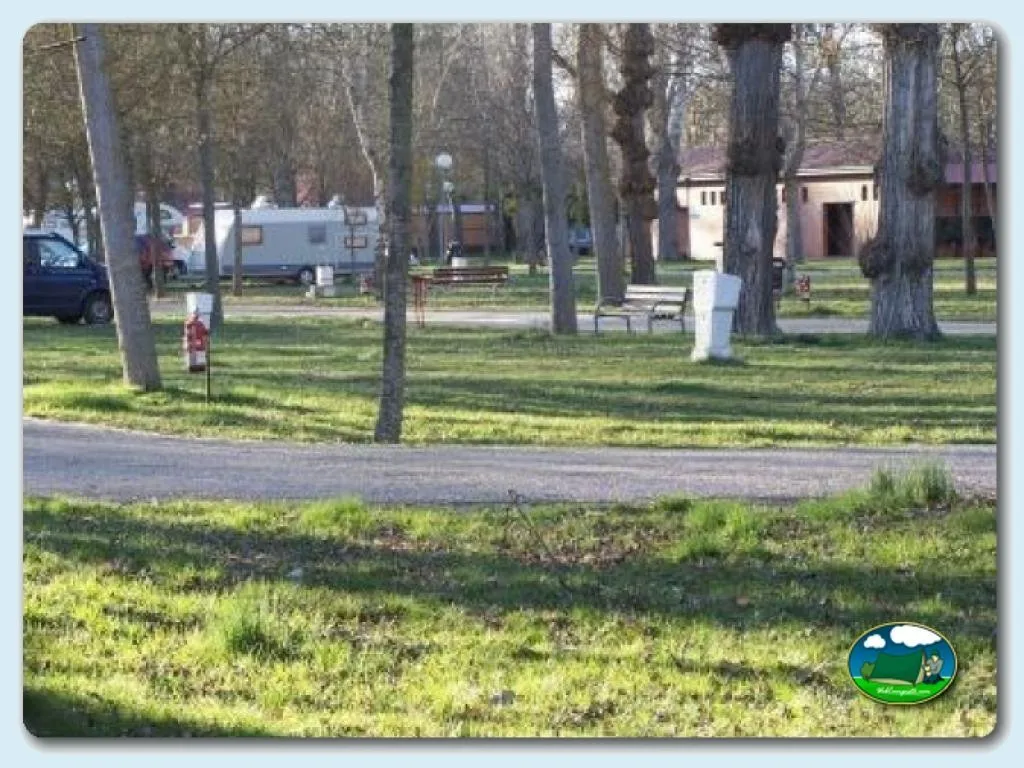 Camping Fuentes Blancas en (Burgos), Burgos - imagen 3