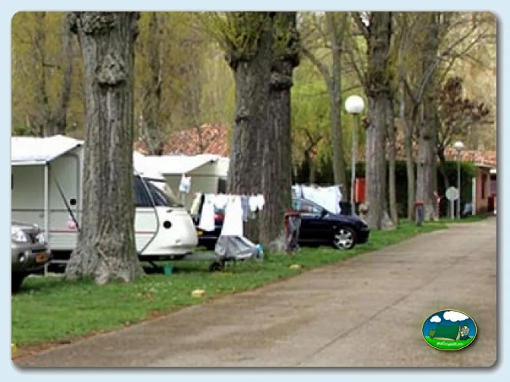 Camping Fuentes Blancas en (Burgos), Burgos - imagen 3