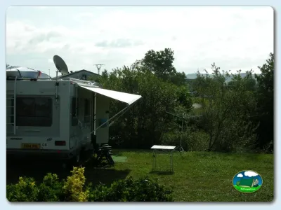 Mobil-home en parcela con vistas a montaña del Camping Somo Parque, Ribamontán al Mar (Cantabria)