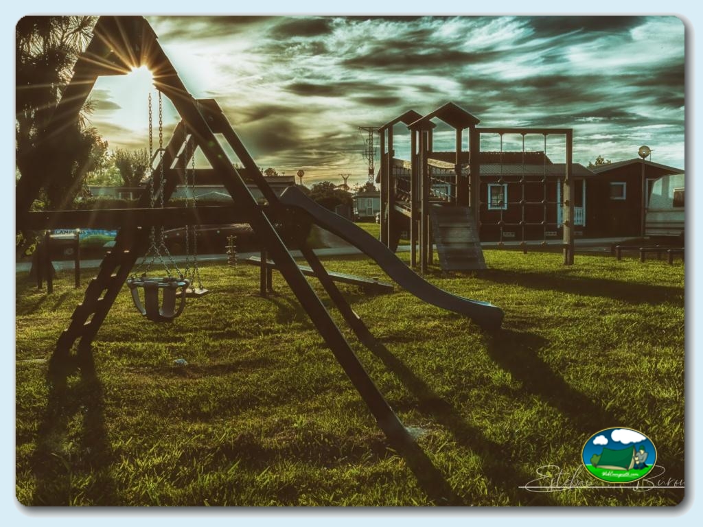 Camping Somo Parque foto de PISCINA Y PARQUE INFANTIL