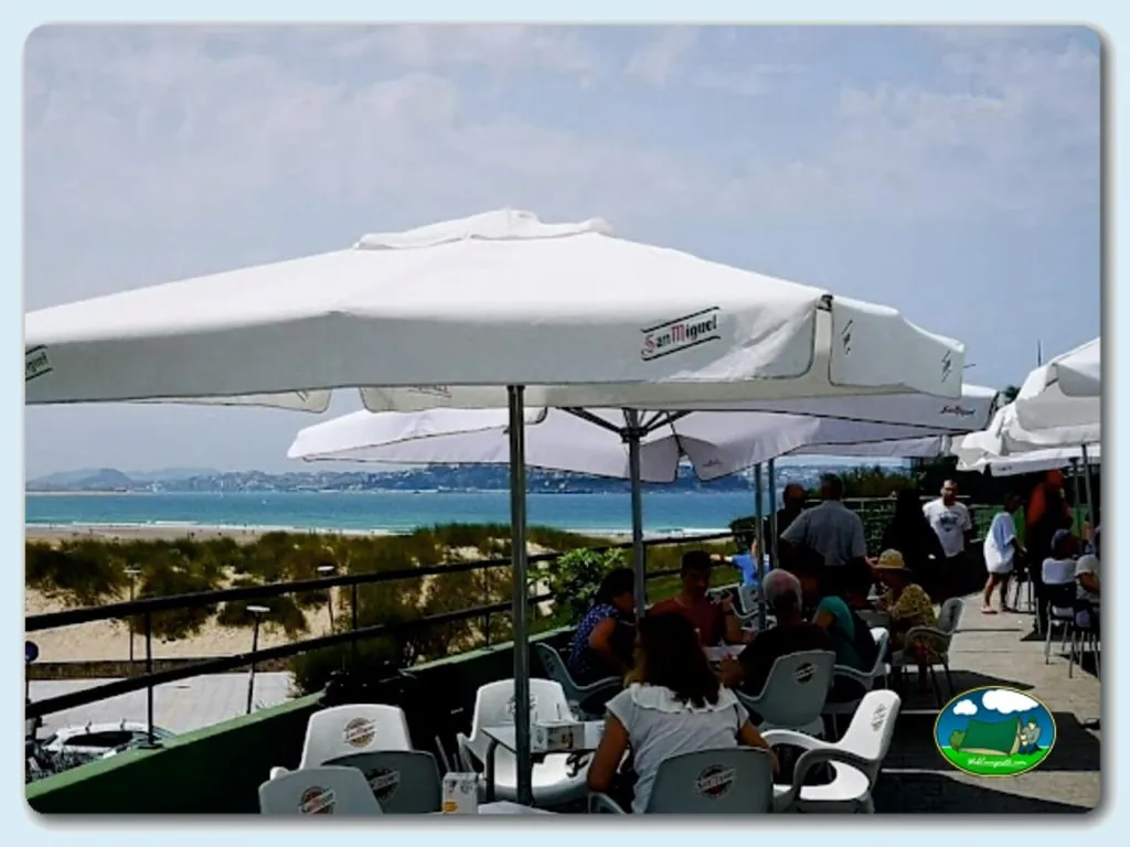 Camping Derby de Loredo en Loredo