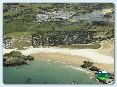 Bungalow junto al mar, primera línea playa del Camping Playa Joyel, Noja (Cantabria)