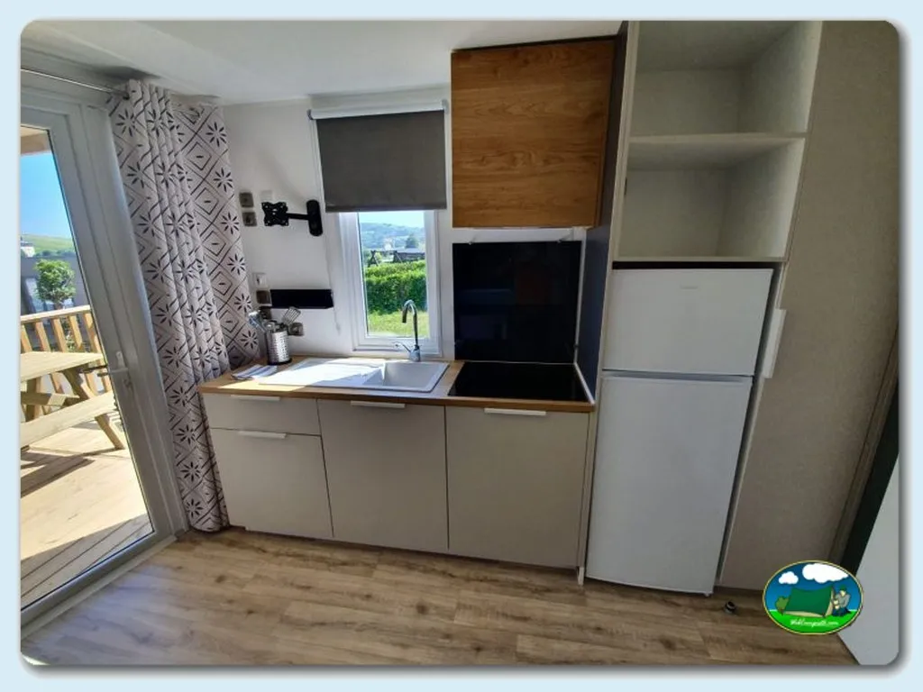 Mobil-home cocina con vistas al mar del Camping Sopelana, Sopelana (Vizcaya)