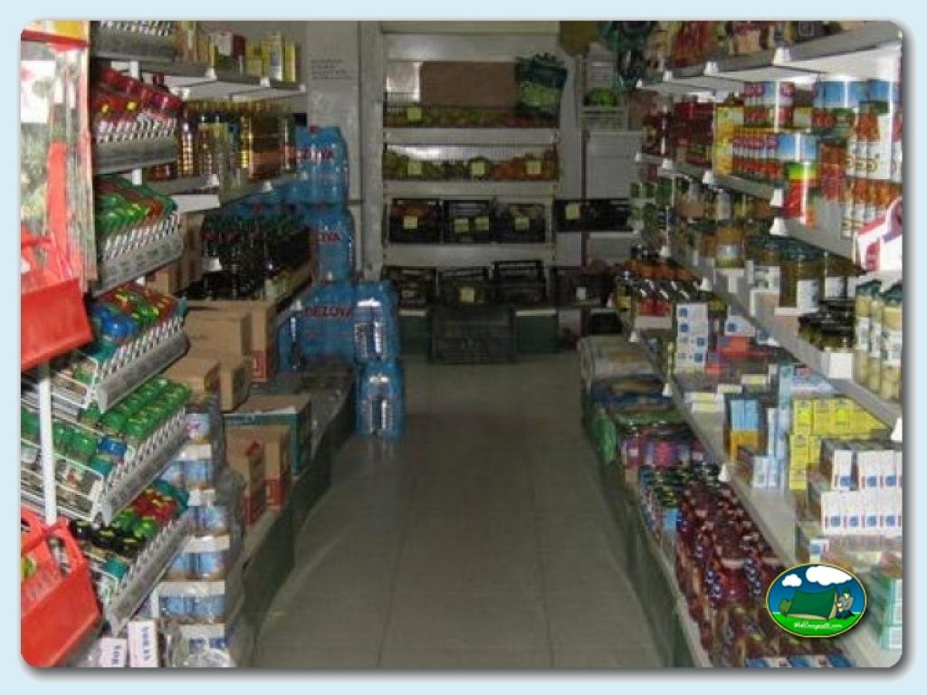Supermercado en Camping Roquetas, Almería, España