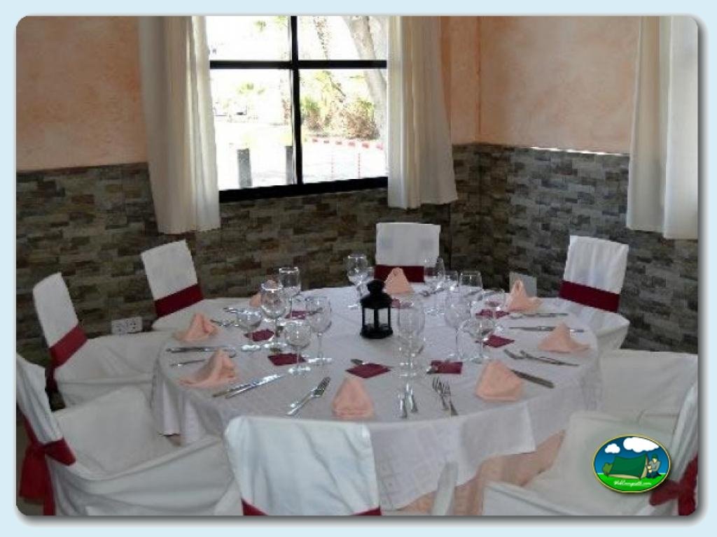 Restaurante y Cafeter&iacute;a en Camping Roquetas, Almería, España