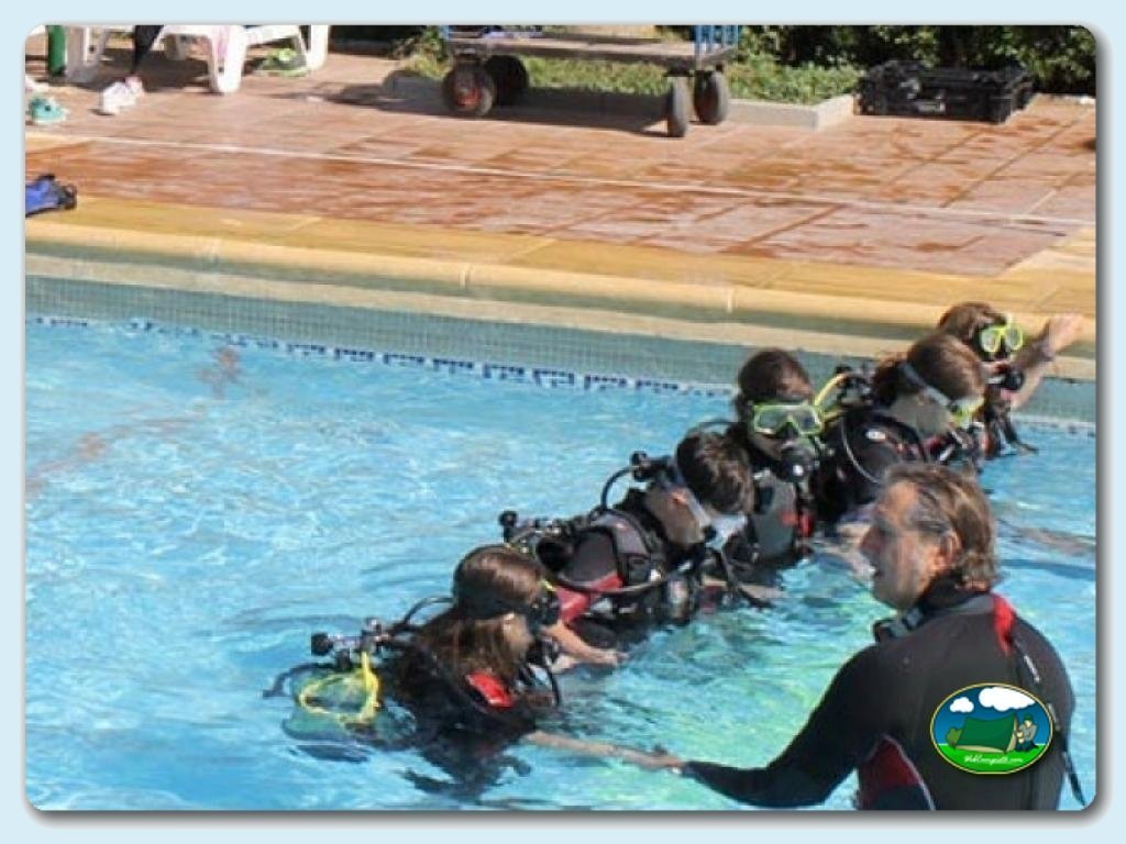 Camping Los Escullos foto de Pistas deportivas y Parque infantil
