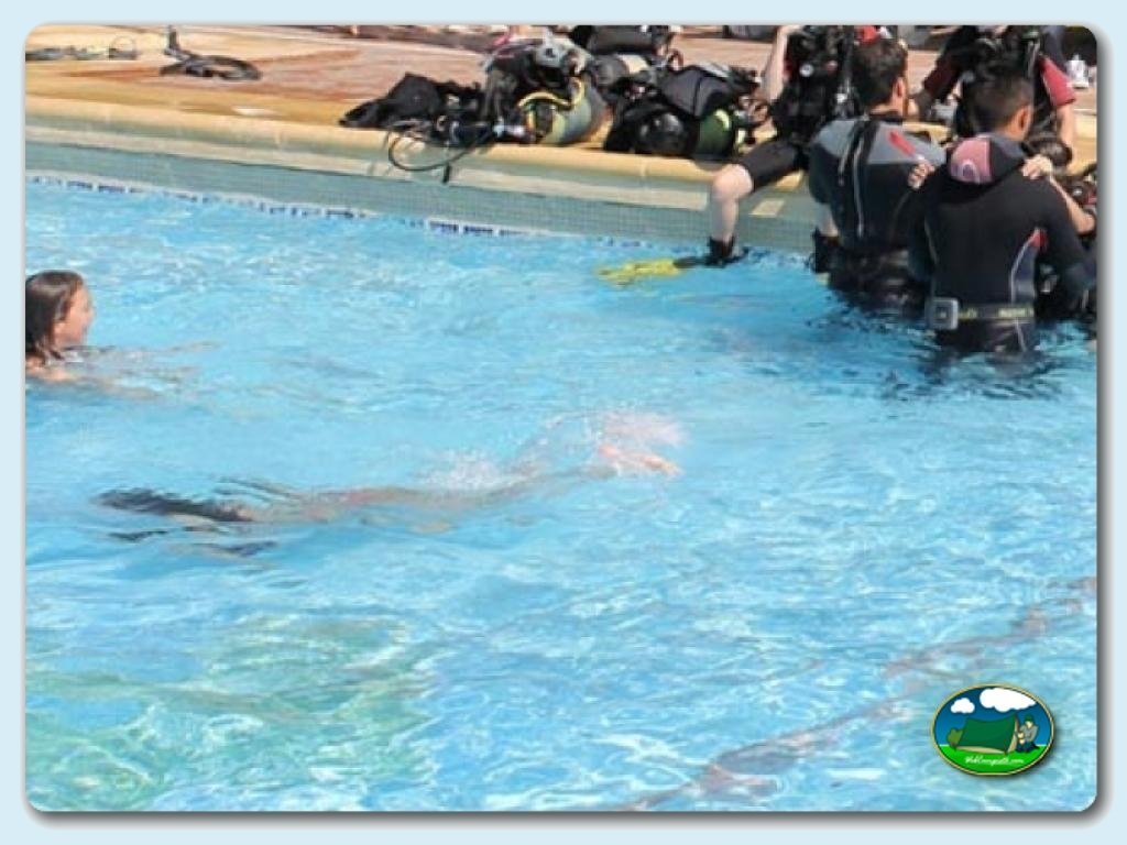 Camping Los Escullos foto de Pistas deportivas y Parque infantil