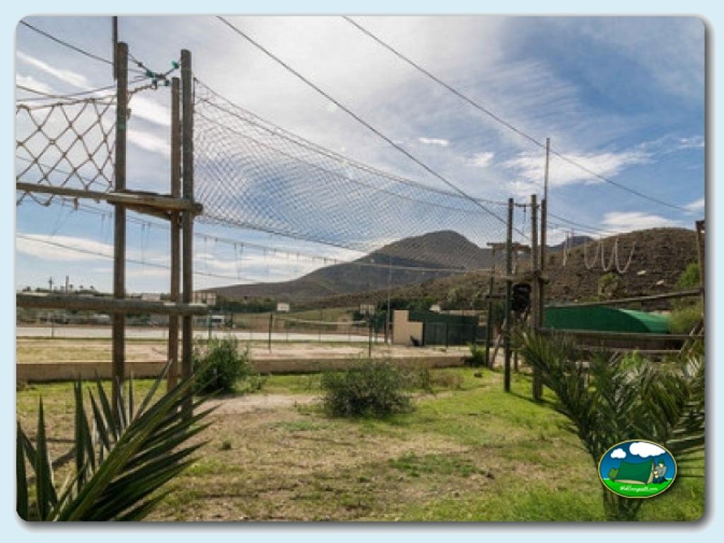 Camping Los Escullos foto de Pistas deportivas y Parque infantil