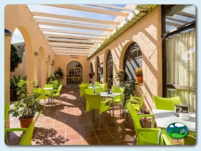 Restaurante bar con terraza cubierta del Camping Los Escullos, Almería (Almería)