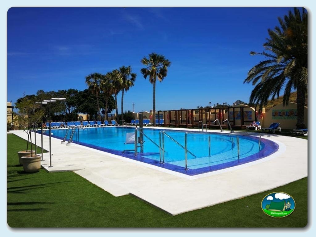 Camping Los Escullos foto de Piscina