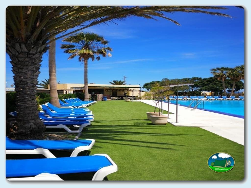 Camping Los Escullos foto de Piscina