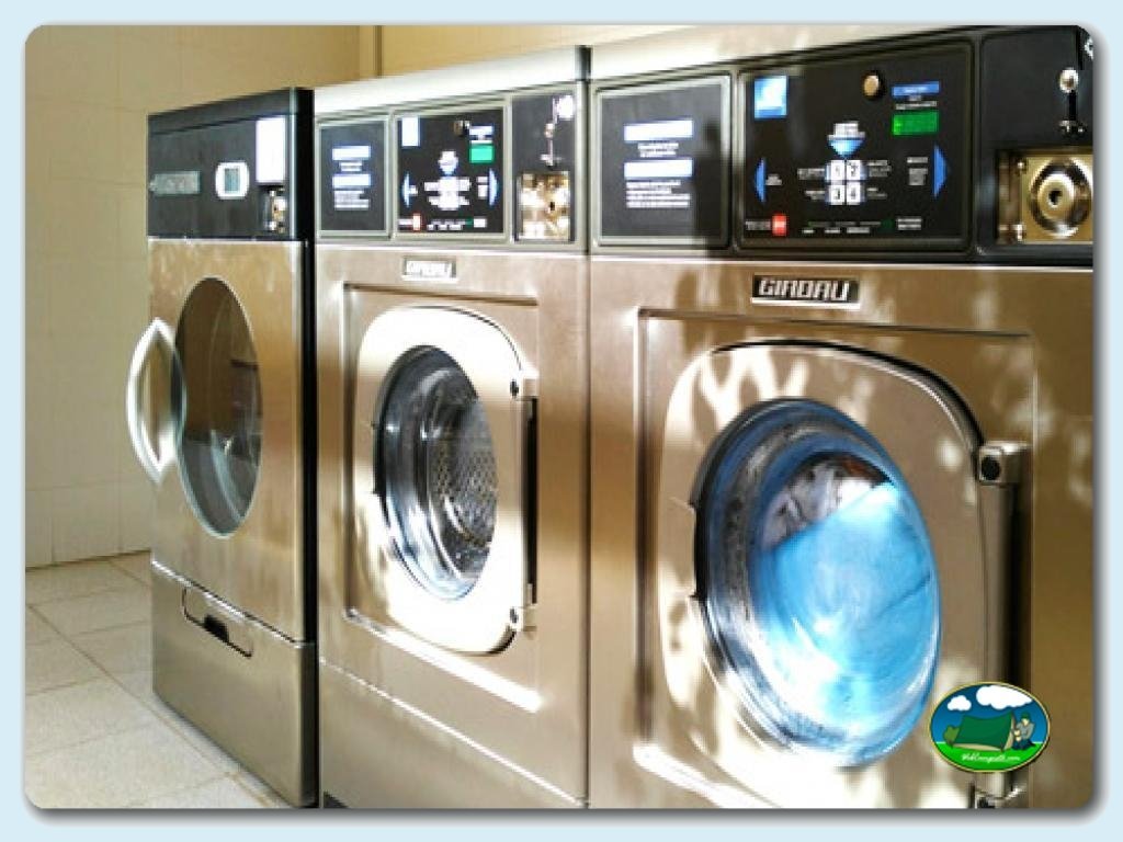 Camping Los Escullos foto de Sanitarios y Lavander&iacute;a