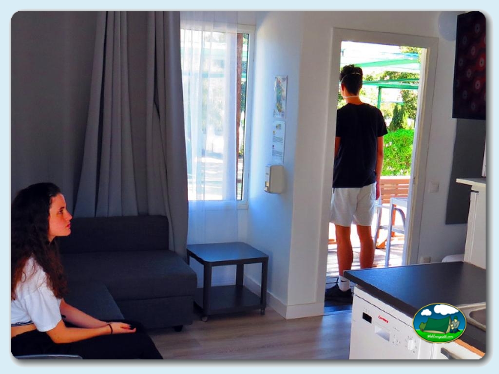 Camping Los Escullos