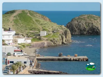 Bungalow primera línea de mar con acantilados del Camping Los Escullos, Almería (Almería)