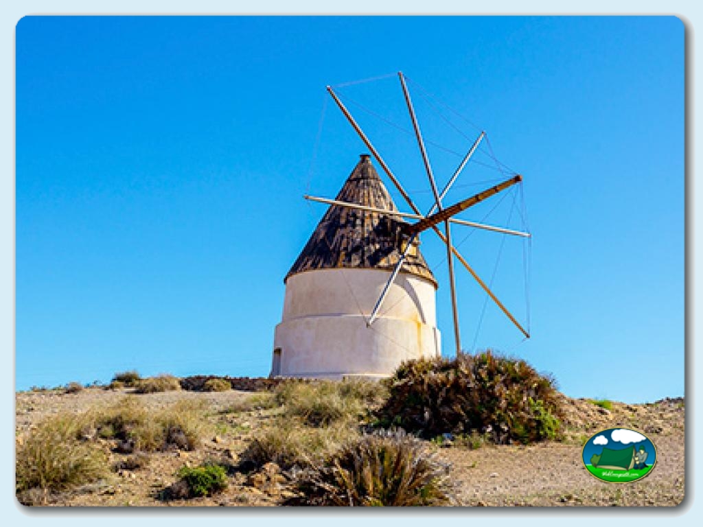 Camping Los Escullos foto de Pueblos del alrededor