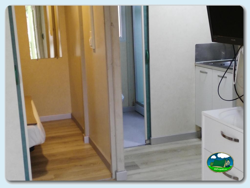 Camping Los Escullos foto de Bungalows