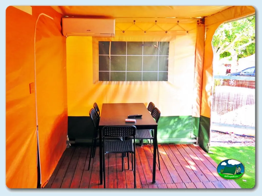 Camping Los Escullos