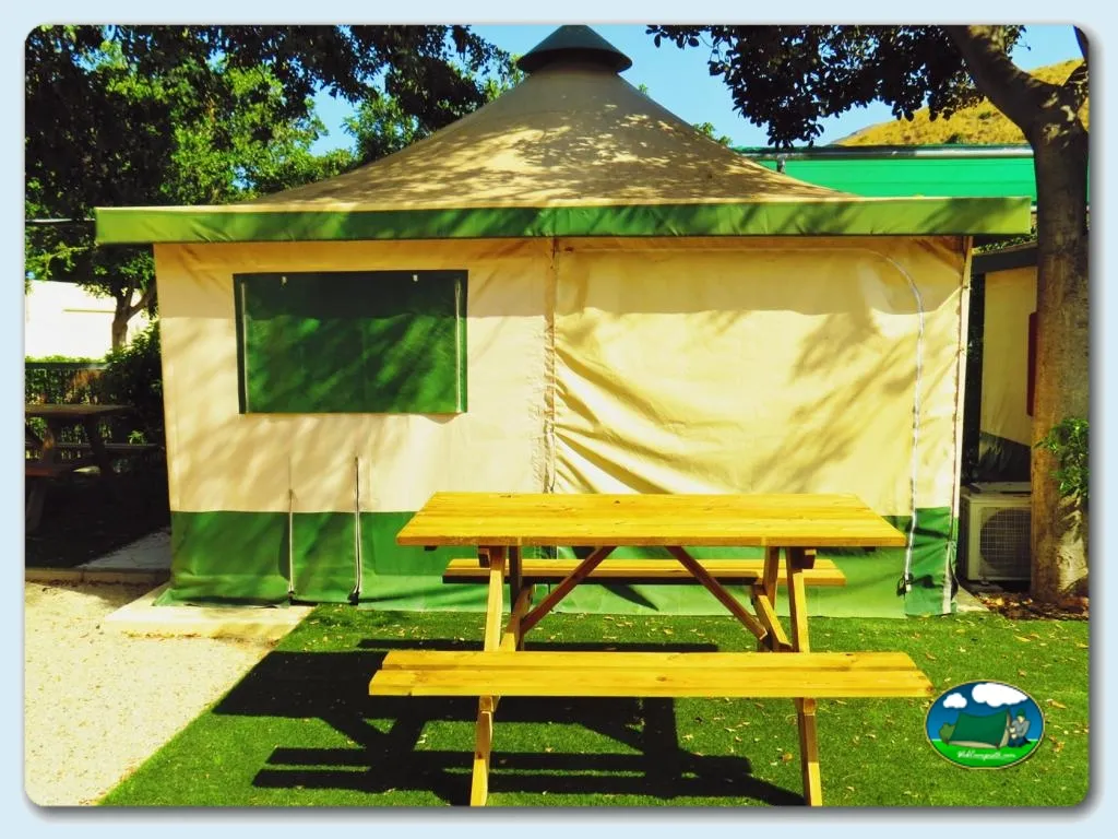 Camping Los Escullos