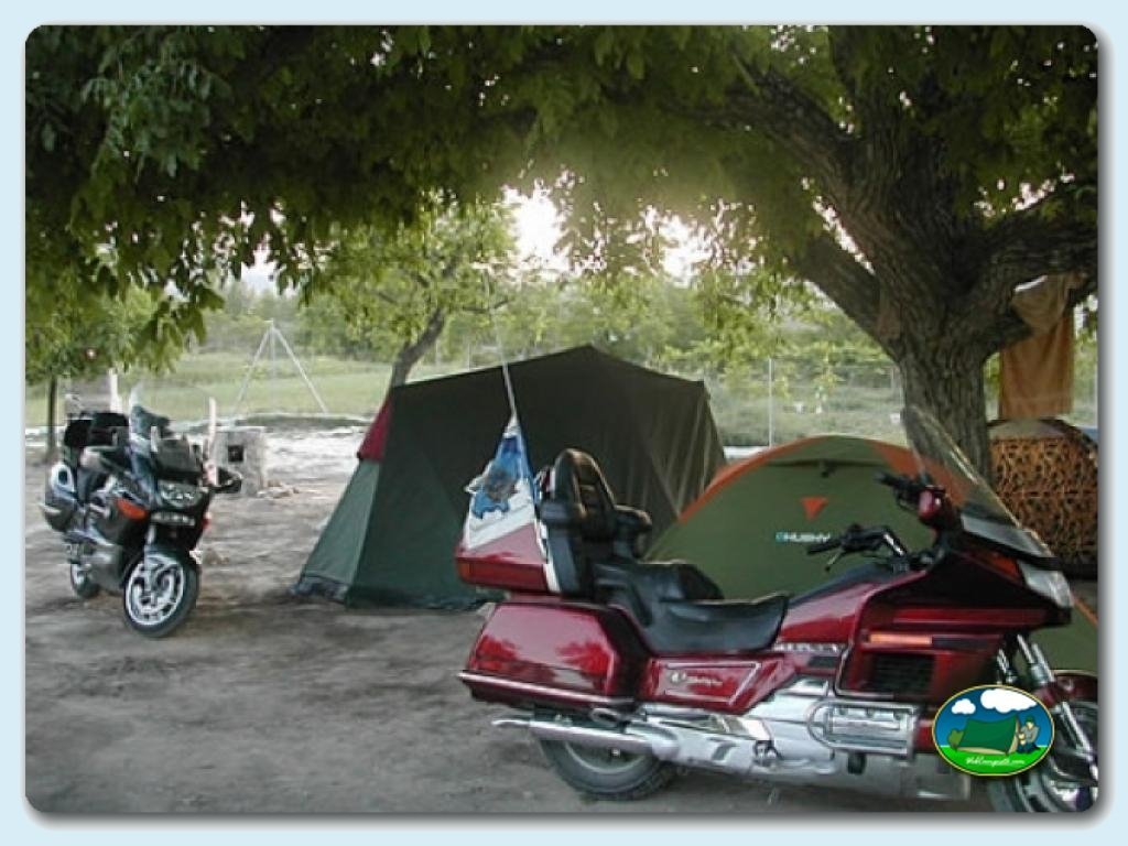 La Acampada en Camping Las Nogueras de Nerpio, Albacete, España