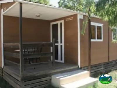 Mobil-home con terraza cubierta del Camping Las Nogueras de Nerpio, Nerpio (Albacete)