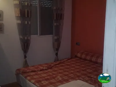 Interior mobil-home, dormitorio del Camping Las Nogueras de Nerpio, Nerpio (Albacete)