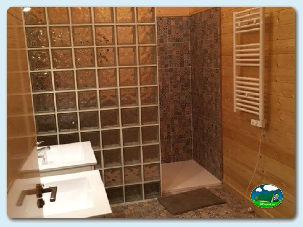 Casa de madera en Camping Las Nogueras de Nerpio, Albacete, España