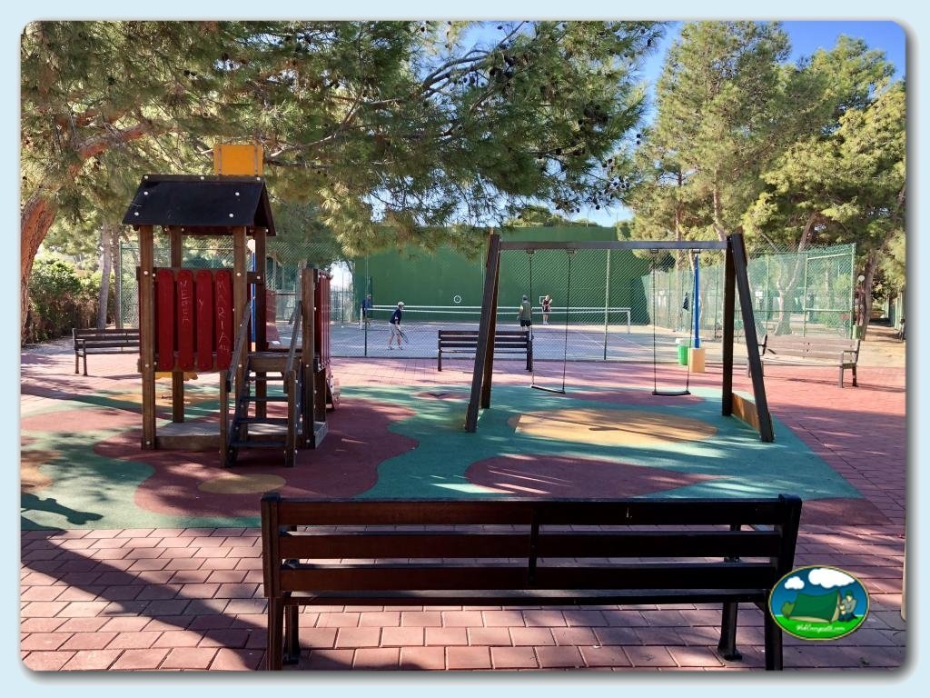 Parque infantil en Camping Playa de Mazarrón, España