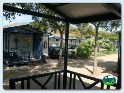 Mobil-home con terraza cubierta y vistas a la montaña del Camping Playa de Mazarrón, Bolnuevo (Murcia)
