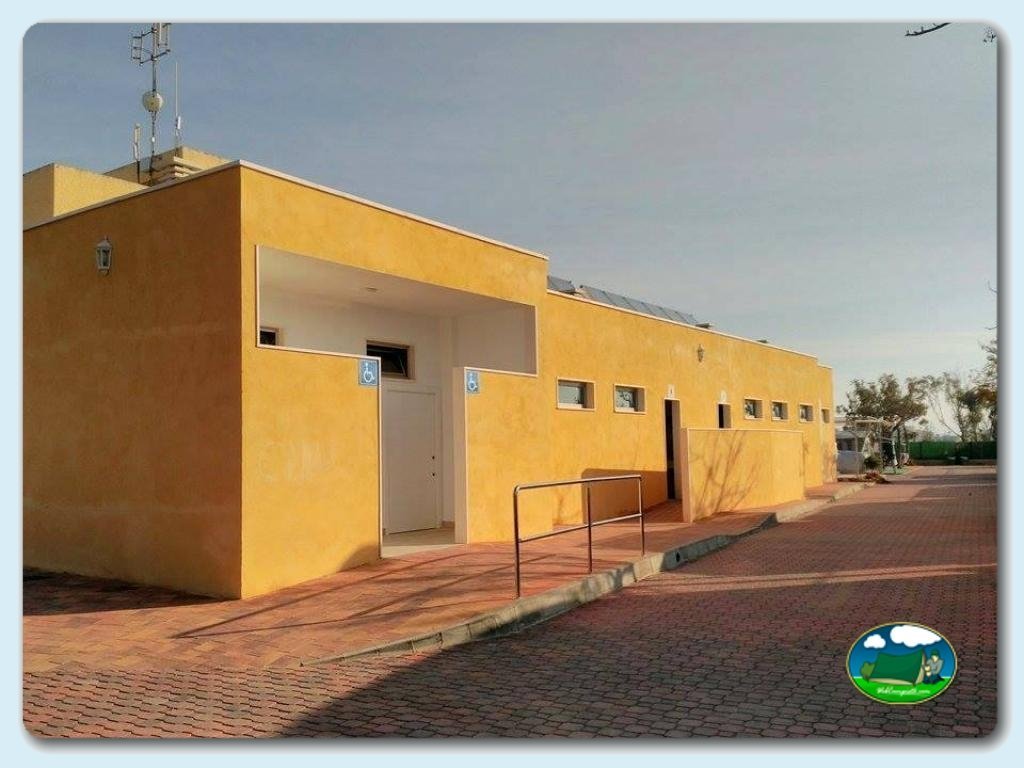Sanitarios en Camping Playa de Mazarrón, España