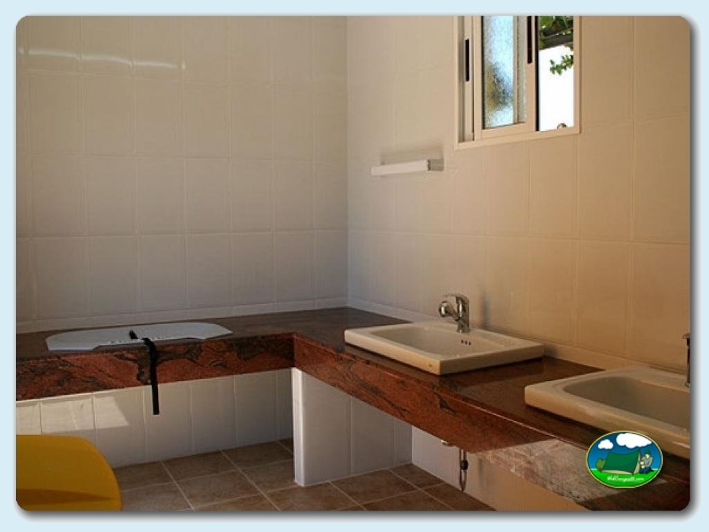 Aseos para bebes en Camping Playa de Mazarrón, España