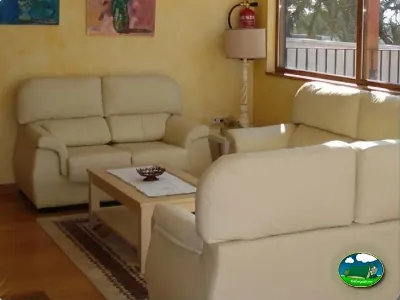 Bungalow interior sala de estar del Camping Internacional Las Palmeras, Crevillent (Alicante)