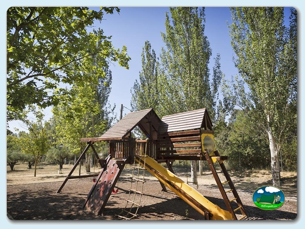 Parque infantil en Camping Mariola, Valencia, España