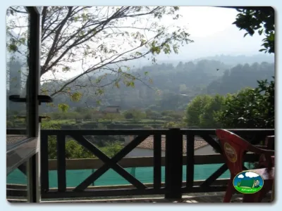 Bungalow con vistas a la montaña y lago del Camping Vall de Laguar, Campell (Alicante)