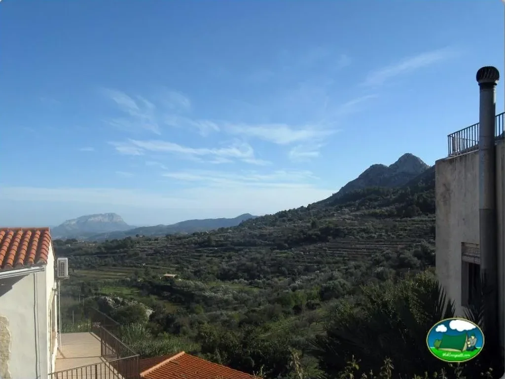 Bungalow con vistas a la montaña y valle del Camping Vall de Laguar, Campell (Alicante)