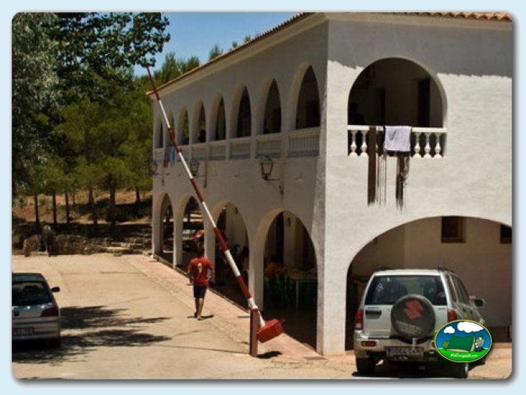 Camping La Fuente en Casas de Ves