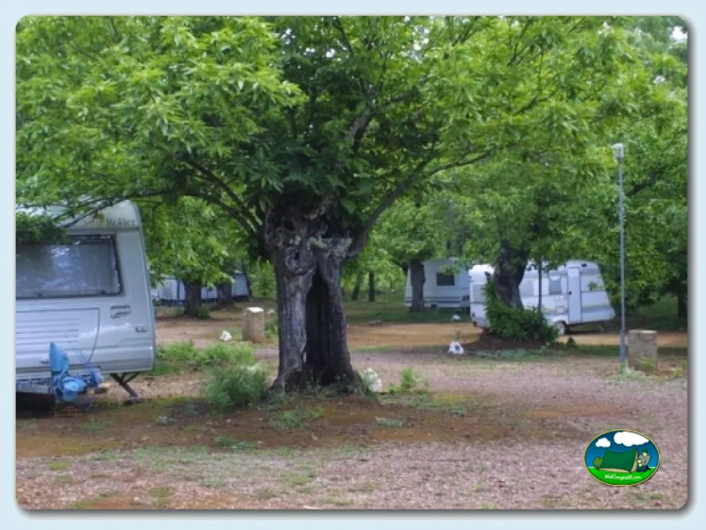 Camping El Madroñal en Fuenteheridos, Huelva