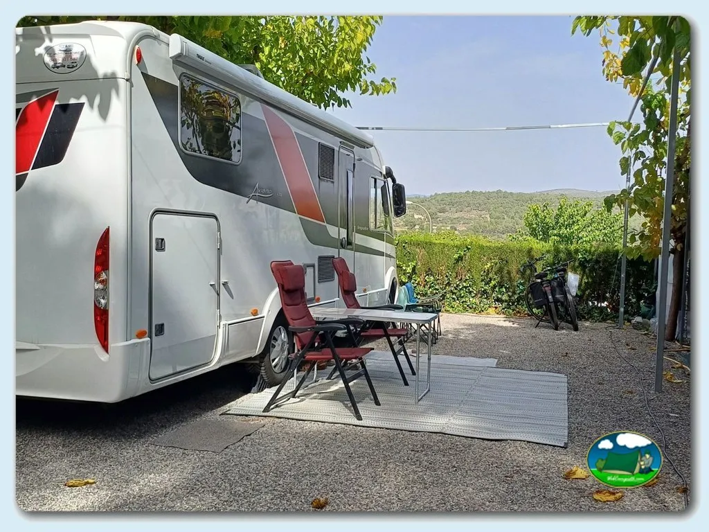 Mobil-home con vistas a la montaña del Camping Altomira, Navajas (Castellón)