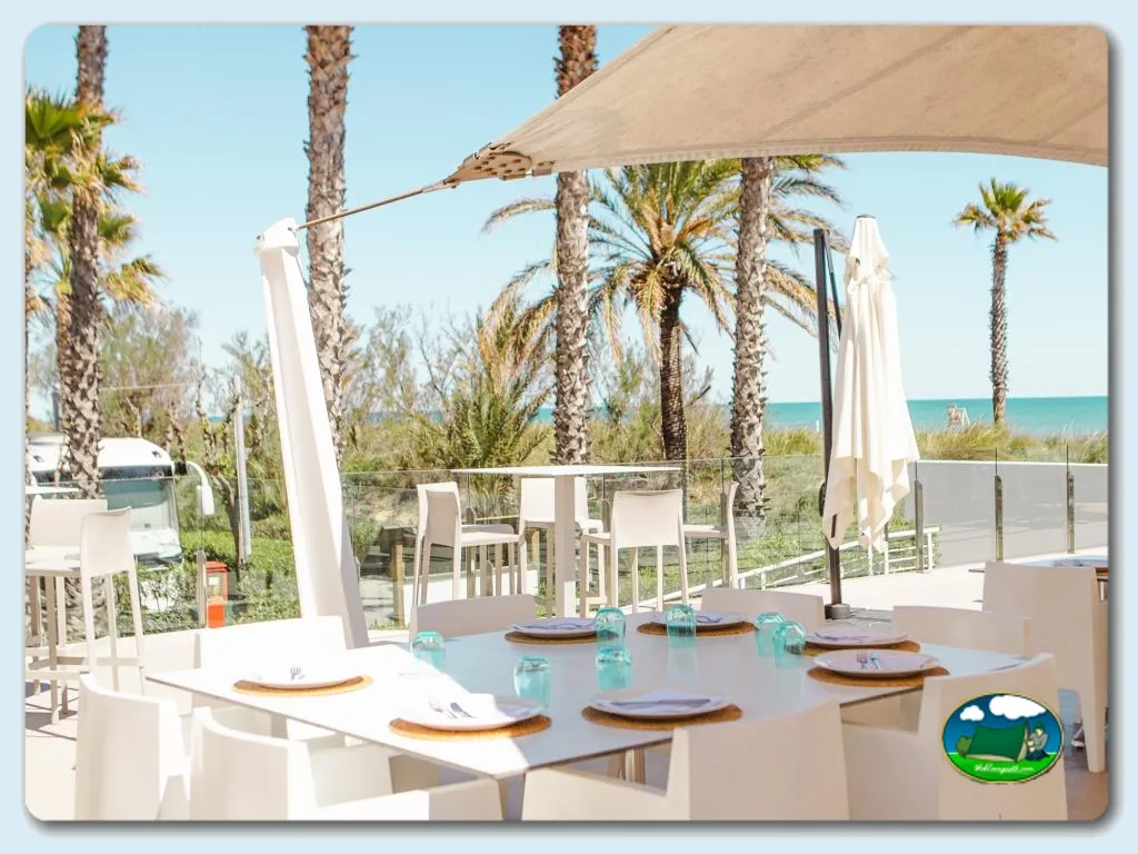 Restaurante con vistas al mar primera línea del Camping Kikopark Oliva, Oliva (Valencia)