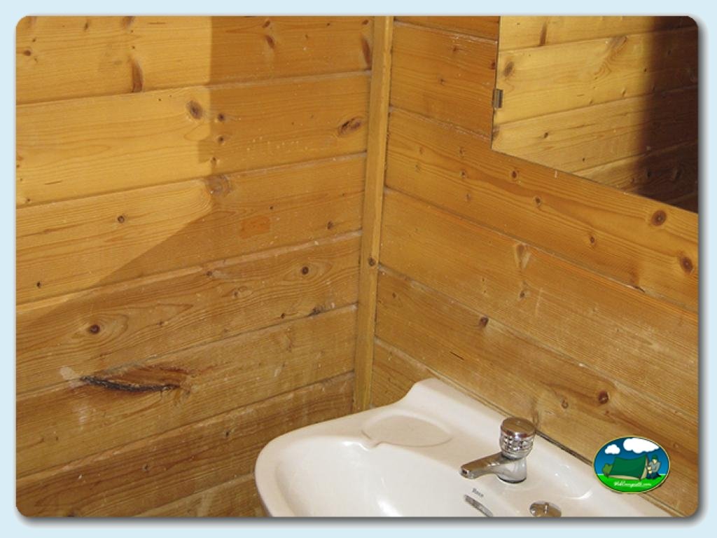 Casita de madera con WC en Camping L`Alqueria, Valencia, España
