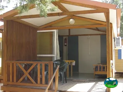 Mobil-home con terraza cubierta y porche del Camping L`Alqueria, Gandía (Valencia)
