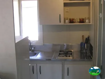 Mobil-home cocina equipada del Camping L`Alqueria, Gandía (Valencia)