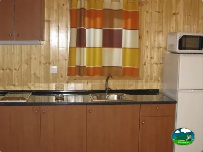 Mobil-home cocina equipada del Camping L`Alqueria, Gandía (Valencia)