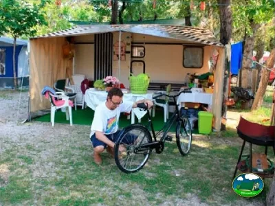 Mobil-home con parcela y zona de estar del Camping San Vicente, Xeraco (Valencia)