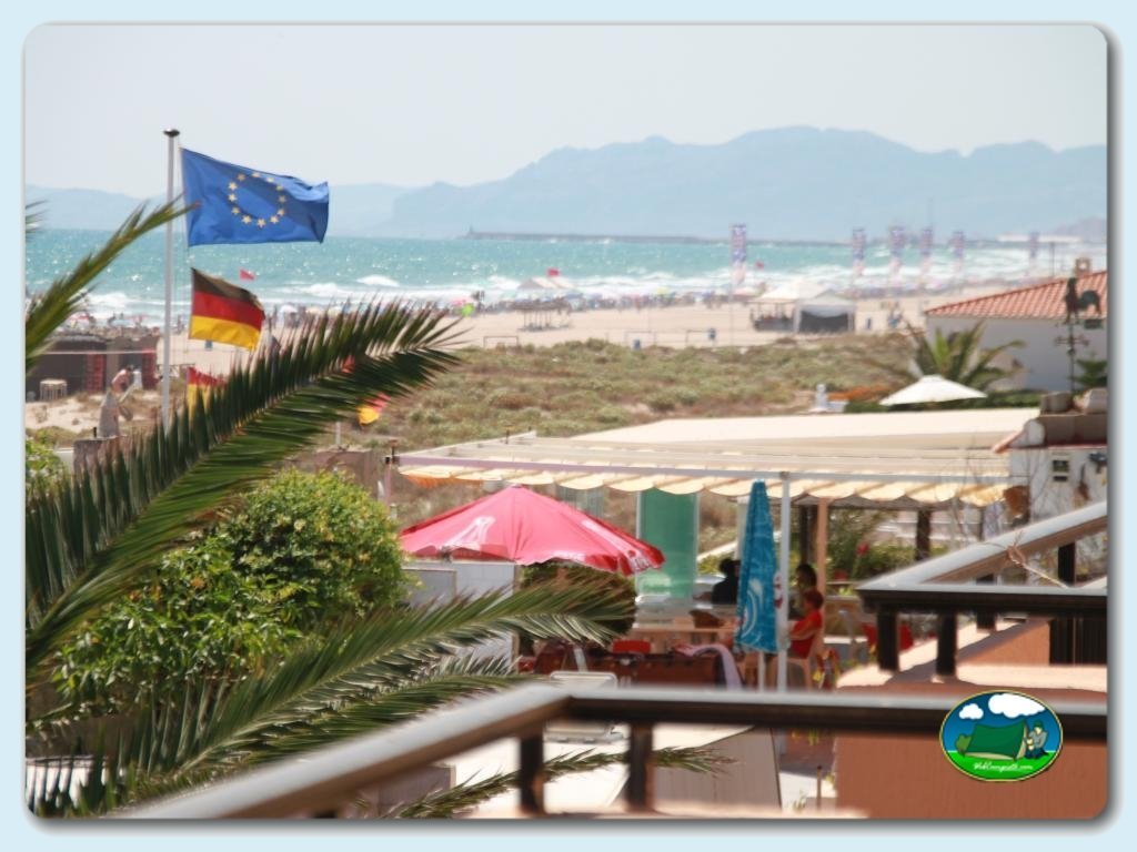 Zona de acampada en Camping San Vicente, Valencia, España