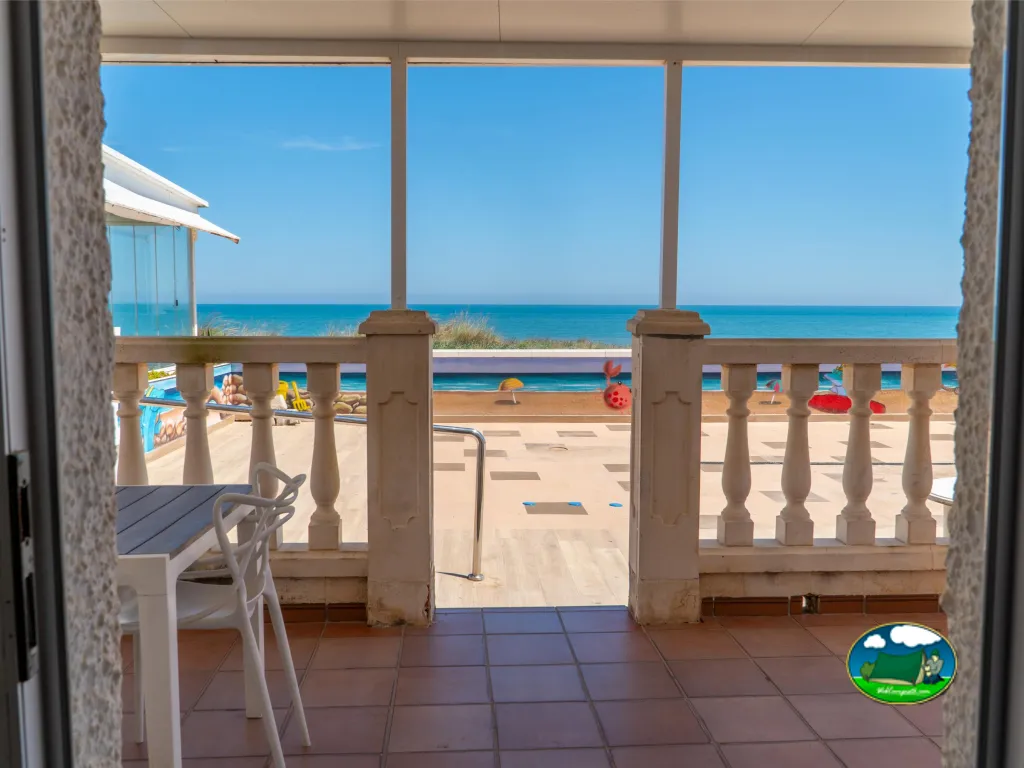 Bungalow con vistas al mar, primera línea de playa del Camping San Vicente, Xeraco (Valencia)